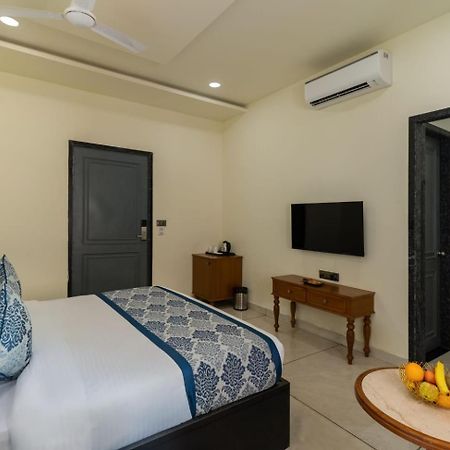Traavista Aravali Mahal Hotel อุเดเปอร์ ภายนอก รูปภาพ