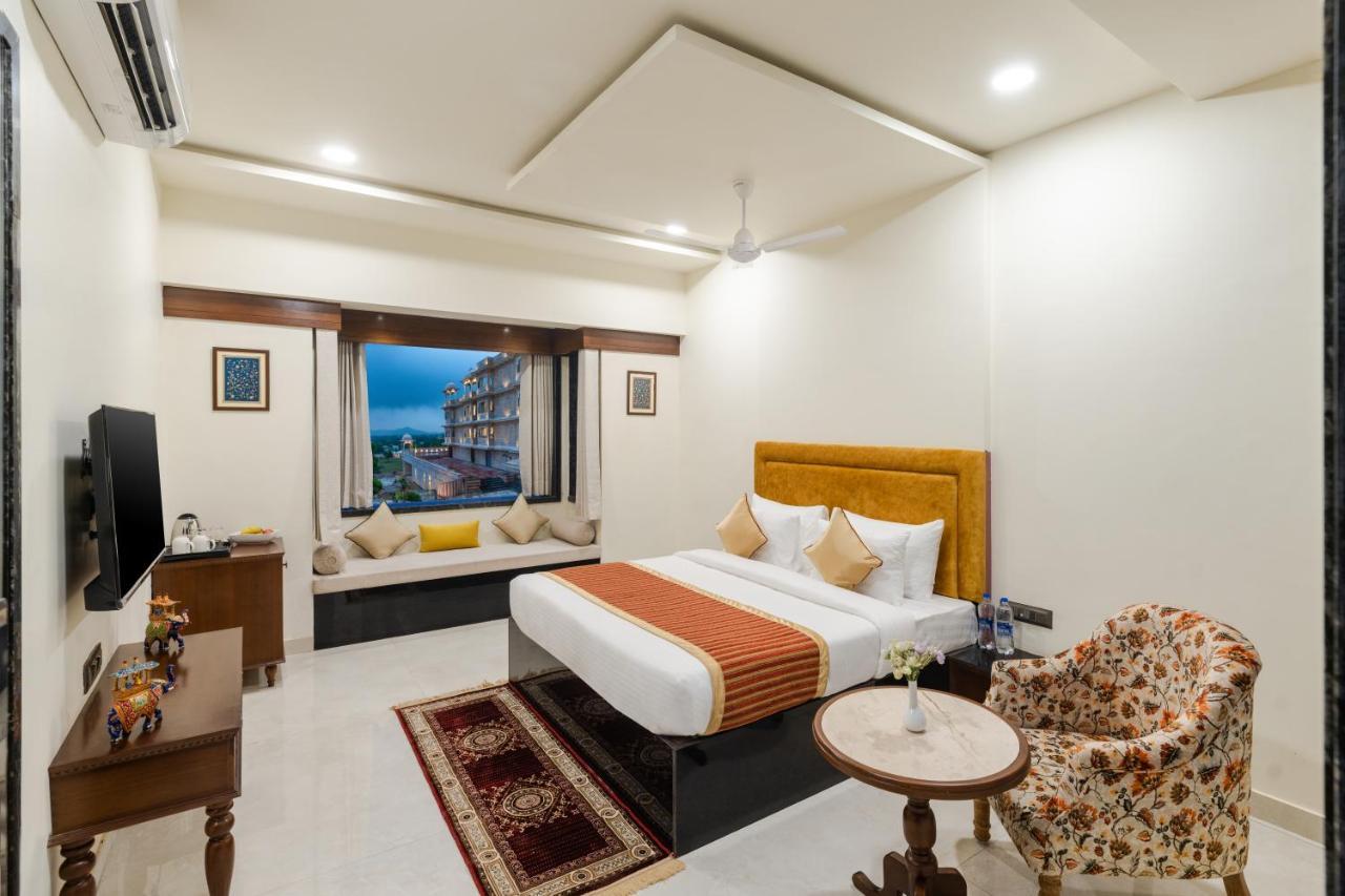 Traavista Aravali Mahal Hotel อุเดเปอร์ ภายนอก รูปภาพ