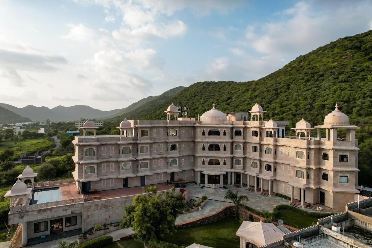Traavista Aravali Mahal Hotel อุเดเปอร์ ภายนอก รูปภาพ