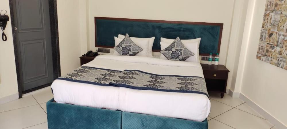 Traavista Aravali Mahal Hotel อุเดเปอร์ ภายนอก รูปภาพ