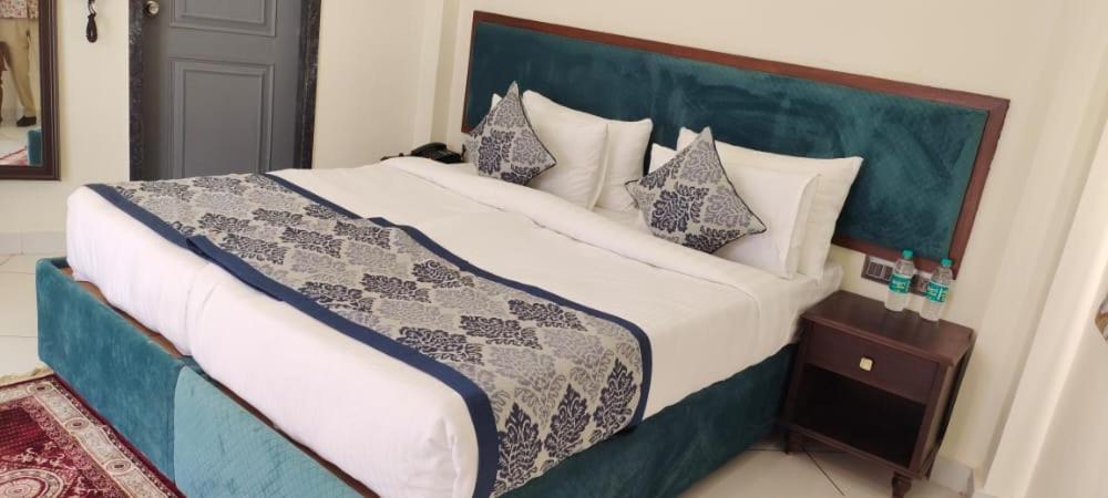 Traavista Aravali Mahal Hotel อุเดเปอร์ ภายนอก รูปภาพ